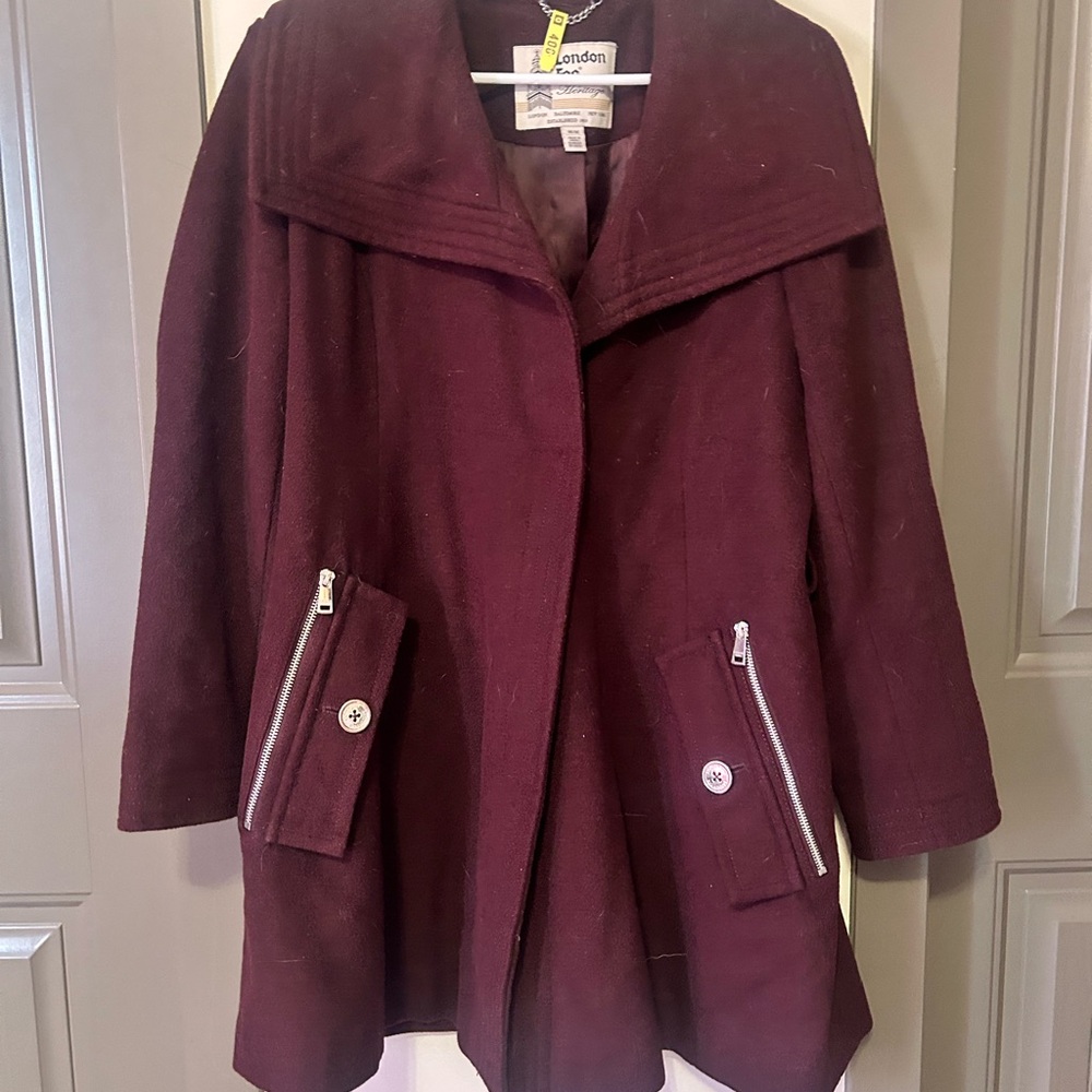 London Fog Womens Burgundy Wool Blend Swing Coat. Size Medium M